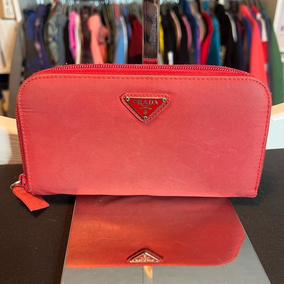 Prada Red Wallet - Picture 1 of 11